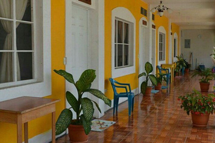 Ballroom/Hall 17 of 22