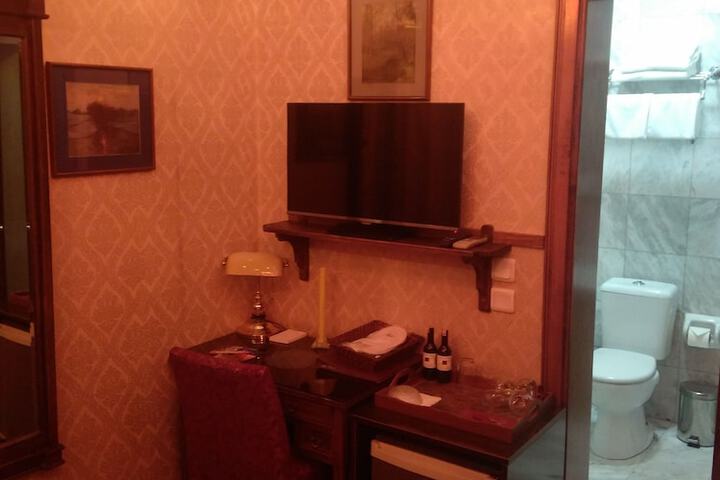 Room 19 of 54