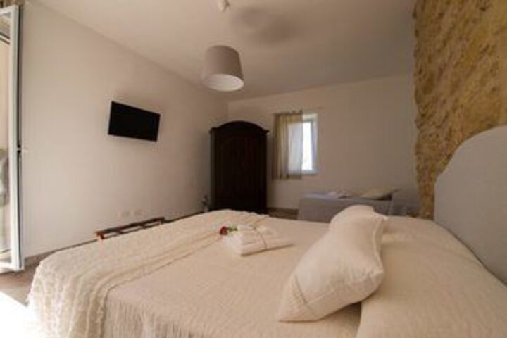 Room 13 of 26