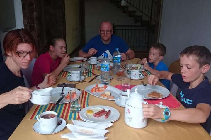Dining 19 of 40