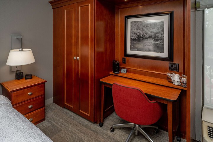 2 Double Beds (4 of 6)