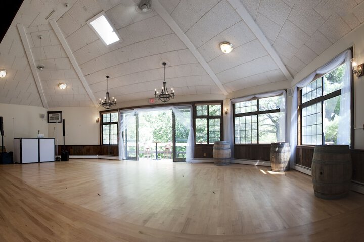 Ballroom/Hall 86 of 163