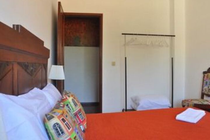 Room 11 of 19