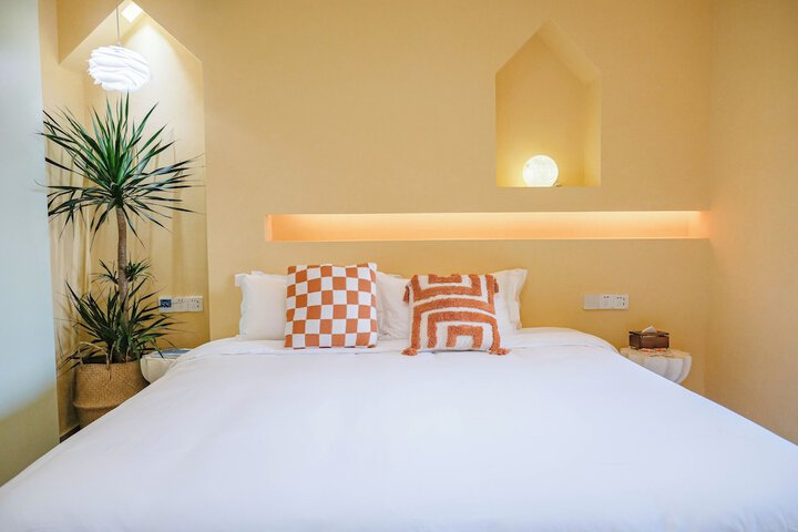 Room 43 of 150