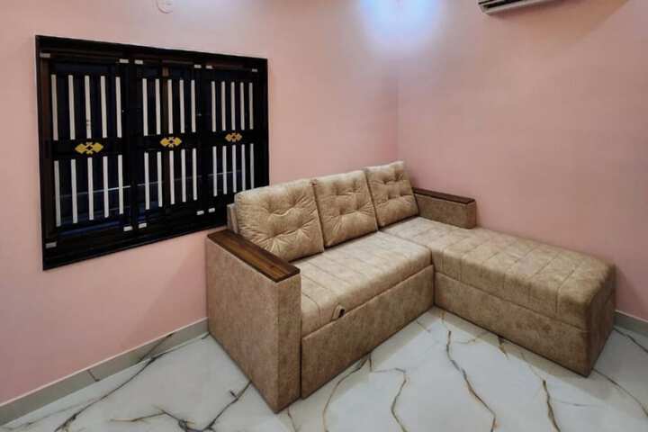 Room 4 of 14