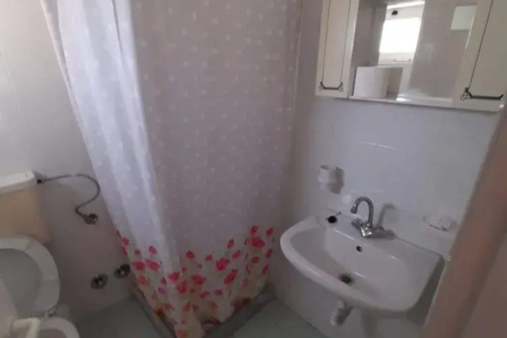 Room 9 of 13