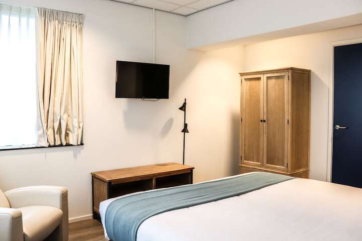 Room 11 of 46