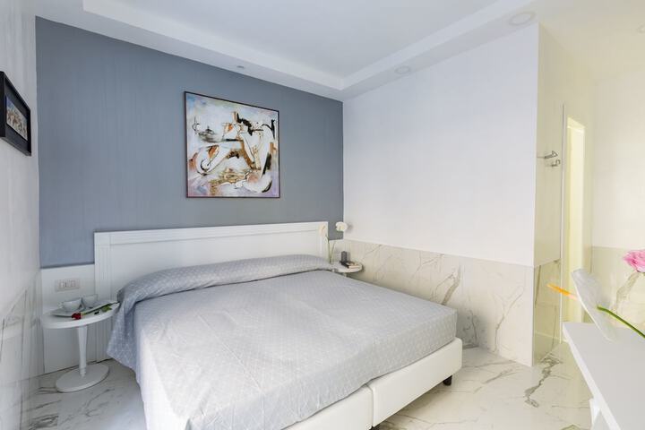 Room 16 of 36