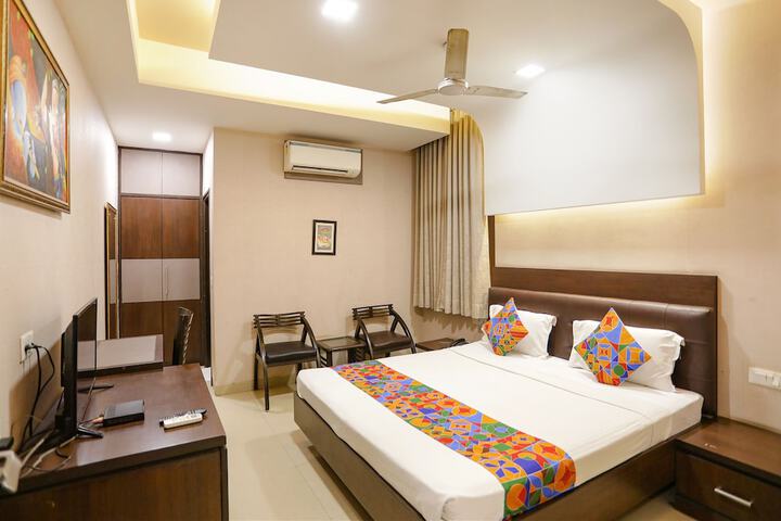 Room 7 of 32