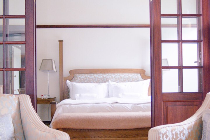 Room 7 of 48