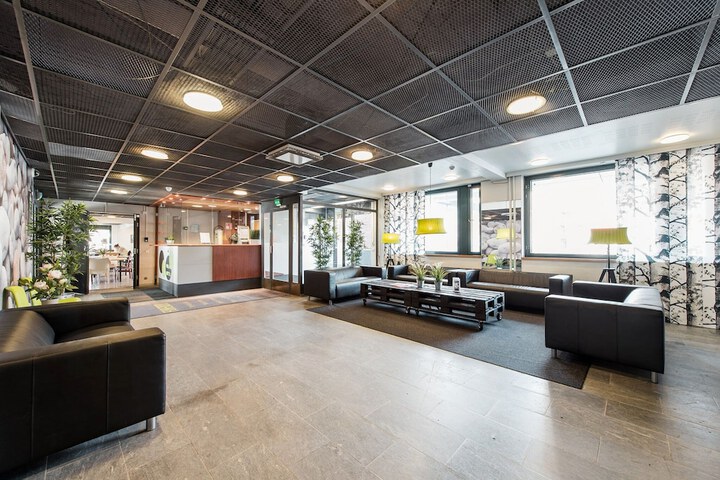 Guest Lobby