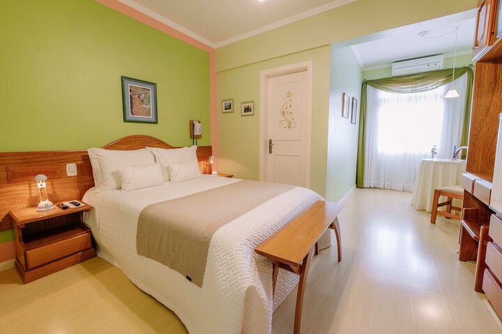 Room 42 of 95
