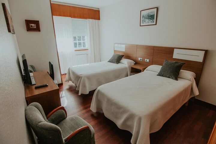 Room 8 of 62
