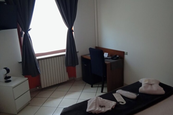 Room 15 of 44