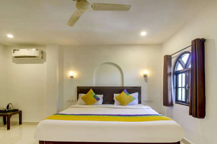 Room 18 of 37
