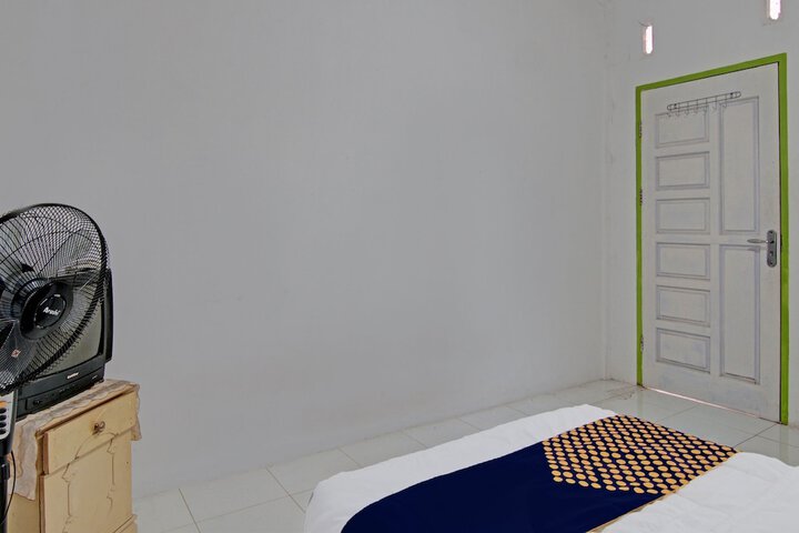 Room 18 of 25