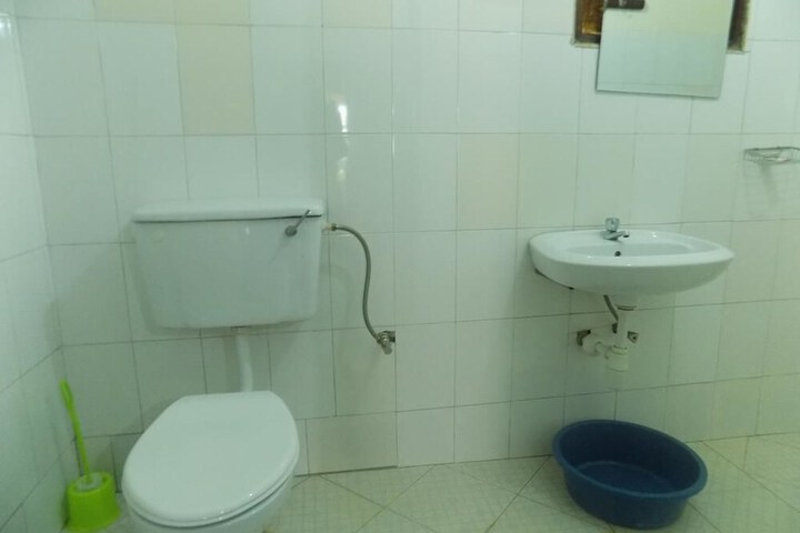 Room 7 of 10