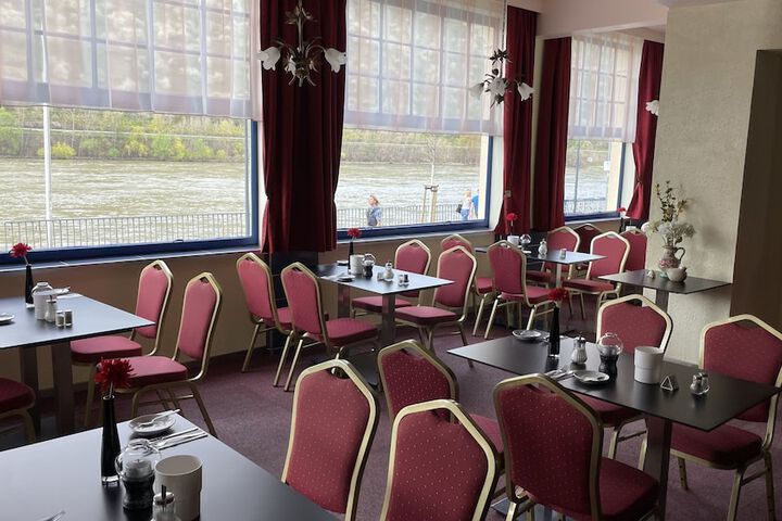 Dining 64 of 124