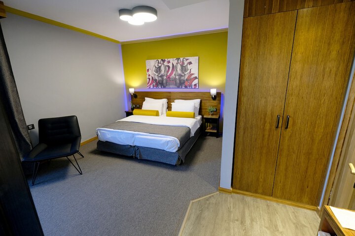 Room 36 of 86