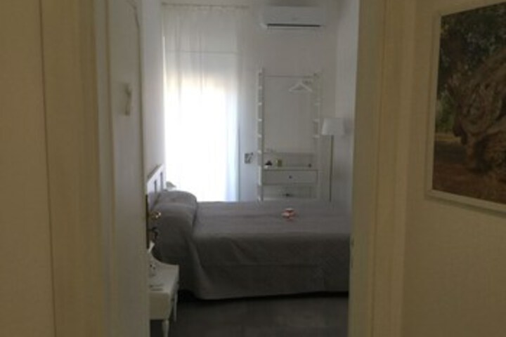 Room 33 of 33