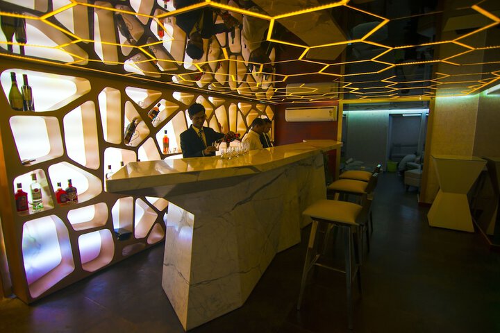 Lounge 14 of 20