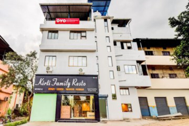 OYO 48225 Hotel Kirti
