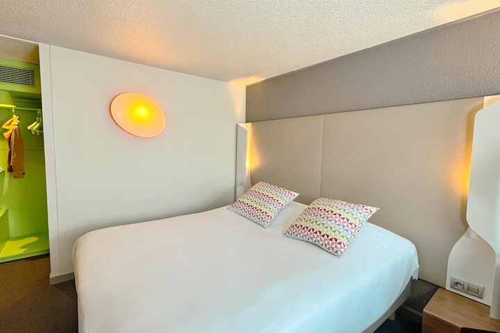 Room 14 of 46