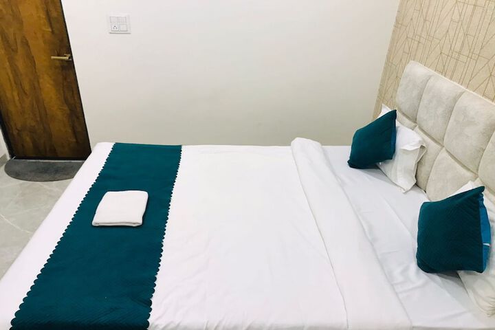Room 11 of 55