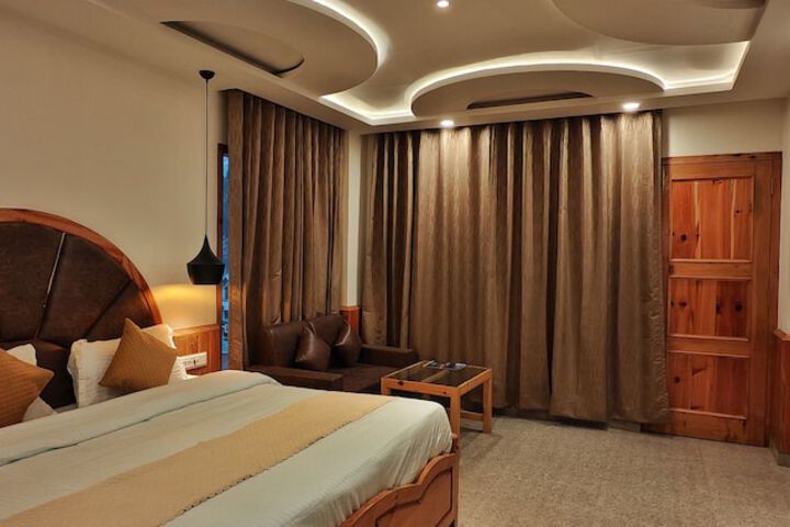 Room 14 of 38