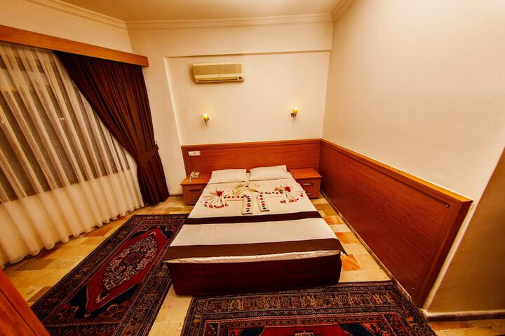 Room 18 of 77