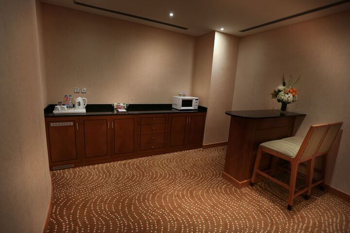 Room 21 of 48