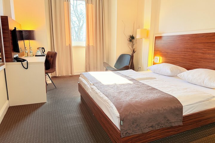 Room 25 of 49