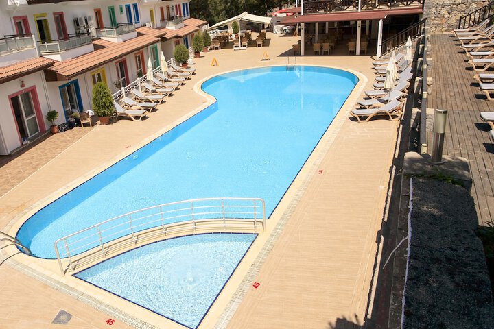 Pool 17 of 38