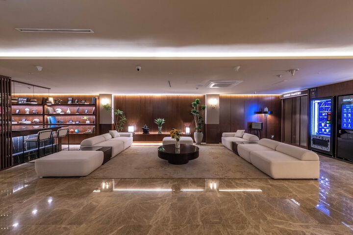 Guest Lobby