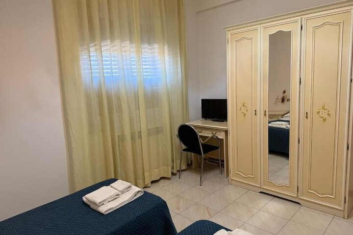 Room 21 of 45