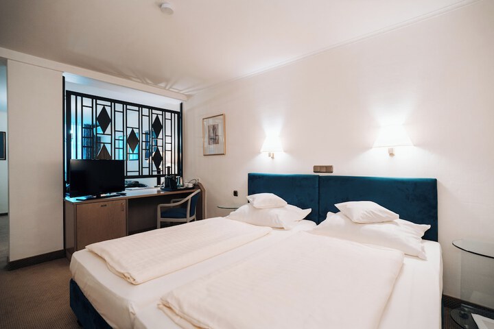Room 59 of 81