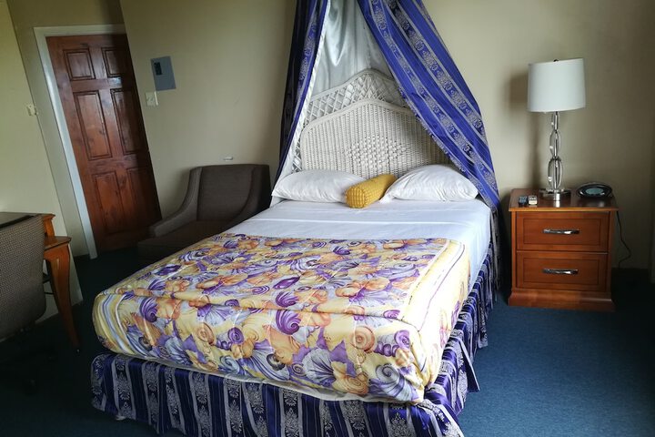 Room 16 of 60