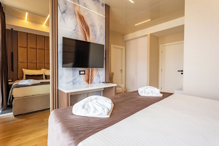 Room 9 of 29