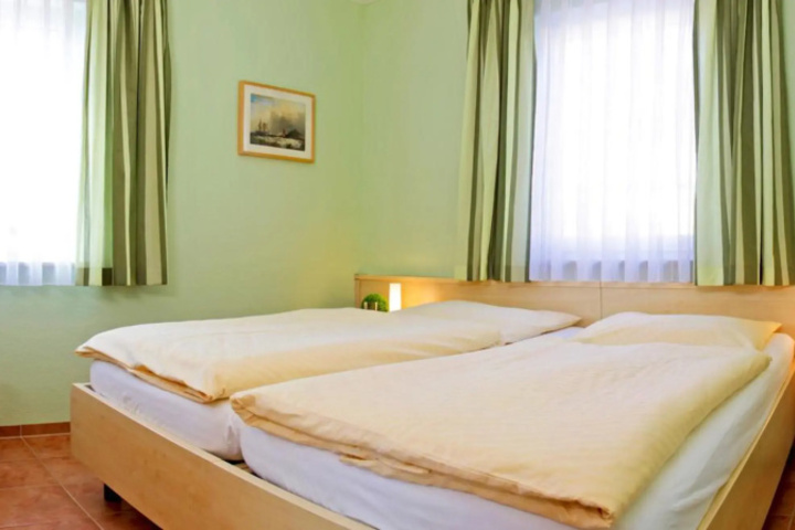 Room 3 of 16