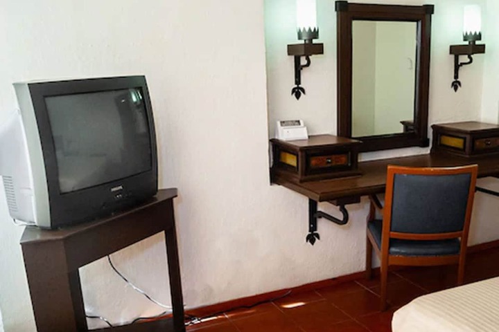 Room 37 of 62