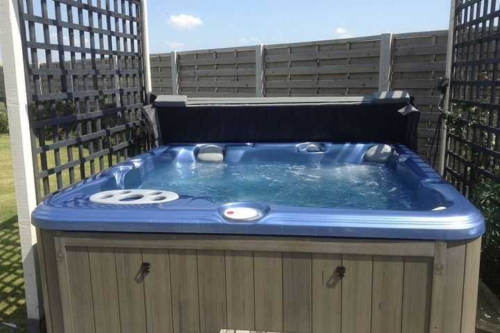 Pool 5 of 12