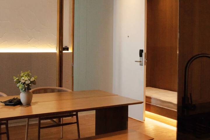 Room 80 of 150
