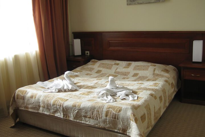 Room 6 of 40