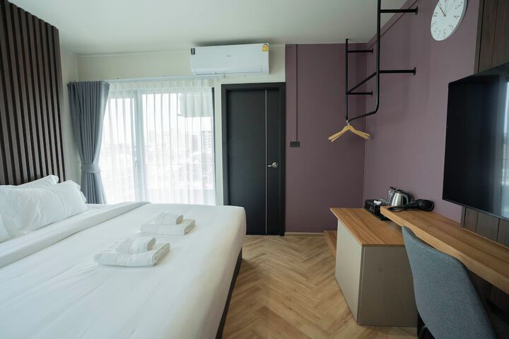 Room 72 of 96