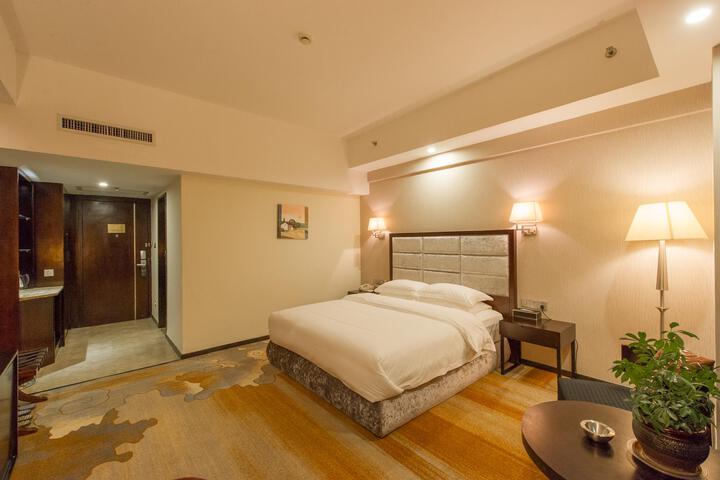 Room 27 of 27