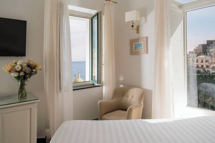 Room 26 of 115