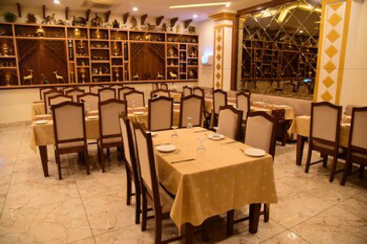 Dining 6 of 28