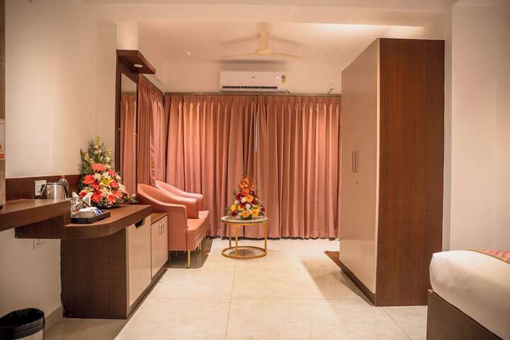 Room 46 of 76