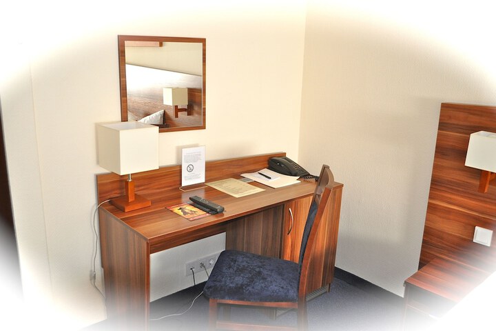 Room 21 of 35
