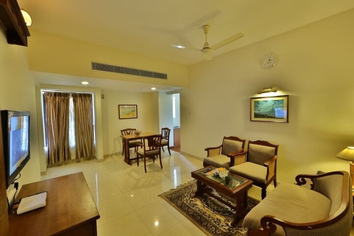 Room 4 of 30